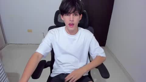 eren_tatakae online show from June 26, 2026, 12:59 am
