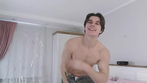 Eric Crush online show from March 15, 2026, 4:18 am