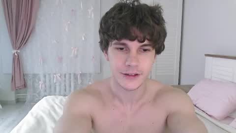 Eric Crush online show from April 22, 2026, 3:53 am