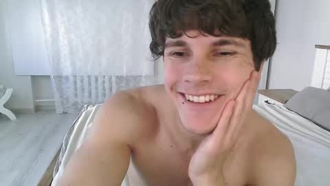 Snapshot of eric_crush chatting on June 9, 2026, 4:02 am Eric Crush online show from June 9, 2026, 4:02 am