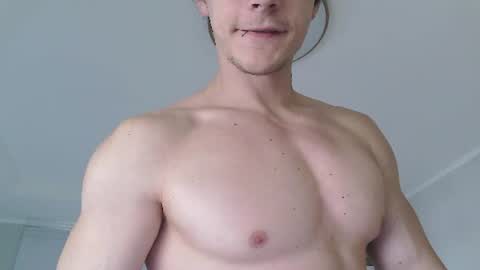 Snapshot of eric_crush chatting on June 17, 2026, 4:15 am Eric Crush online show from June 17, 2026, 4:15 am