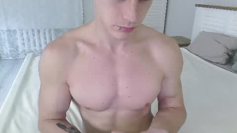 Snapshot of eric_crush chatting on June 22, 2026, 4:20 am Eric Crush online show from June 22, 2026, 4:20 am