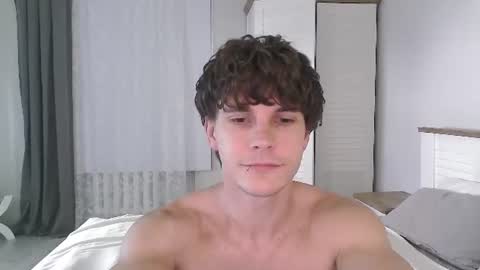 Snapshot of eric_crush chatting on June 25, 2026, 4:45 am Eric Crush online show from June 25, 2026, 4:45 am
