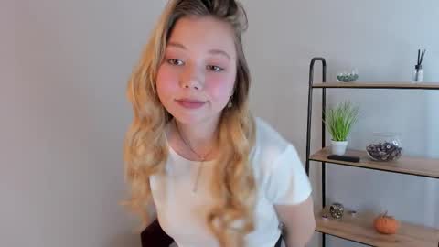 Snapshot of erica_grases chatting on December 20, 2025, 3:41 pm Alivia online show from December 20, 2025, 3:41 pm