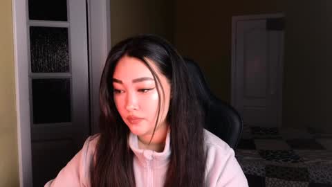 Erica Wayne online show from January 5, 2025, 6:24 am