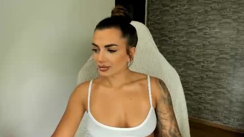 Snapshot of erica_xoo chatting on July 16, 2026, 4:51 am Riaaa online show from July 16, 2026, 4:51 am