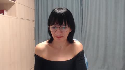 ericablack8 online show from January 10, 2025, 3:48 pm