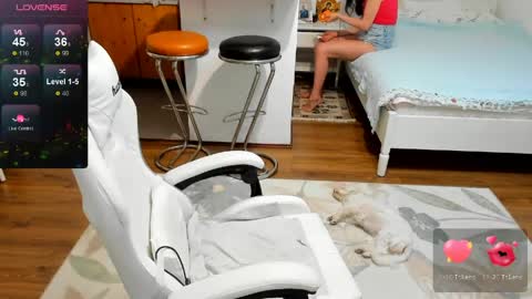 Erika online show from June 4, 2026, 10:05 pm