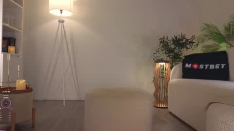 Snapshot of ericamiracle15 chatting on December 6, 2024, 7:32 am Call me Erica online show from December 6, 2024, 7:32 am