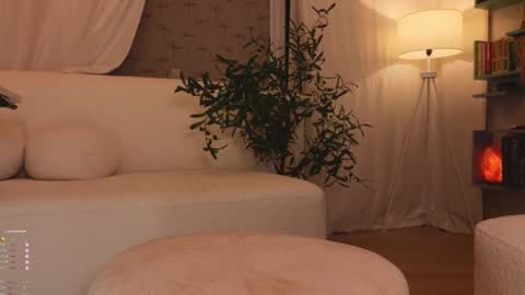 Snapshot of ericamiracle15 chatting on March 3, 2025, 3:42 pm Call me Erica online show from March 3, 2025, 3:42 pm