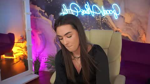Erica online show from June 18, 2026, 2:54 pm