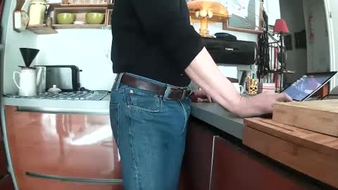 Snapshot of ericstephcam31 chatting on March 10, 2025, 12:04 pm Steph et Eric online show from March 10, 2025, 12:04 pm