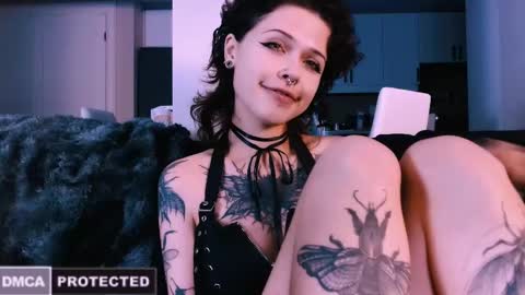 Snapshot of erii_xoxo chatting on November 7, 2025, 4:01 am Rainbow on your spoon online show from November 7, 2025, 4:01 am