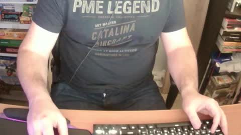 Snapshot of erik_dapper chatting on December 3, 2025, 5:44 pm Erik Dapper online show from December 3, 2025, 5:44 pm