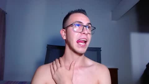 Snapshot of erik_rodriguez chatting on October 8, 2025, 11:13 pm Erik rodriguez online show from October 8, 2025, 11:13 pm