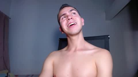 Snapshot of erik_rodriguez chatting on October 16, 2025, 11:17 pm Erik rodriguez online show from October 16, 2025, 11:17 pm