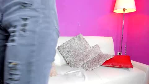 erika1717 online show from November 6, 2025, 2:18 pm