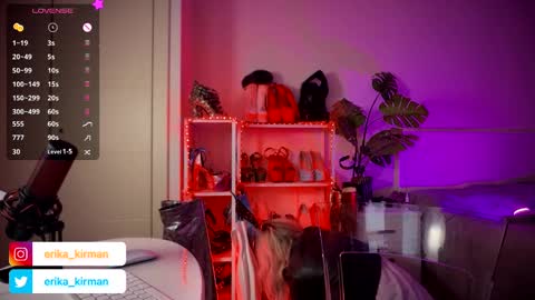 Snapshot of erika_kirman chatting on March 11, 2025, 4:51 pm Erika online show from March 11, 2025, 4:51 pm