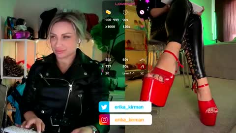 Snapshot of erika_kirman chatting on November 26, 2025, 2:29 pm Erika online show from November 26, 2025, 2:29 pm