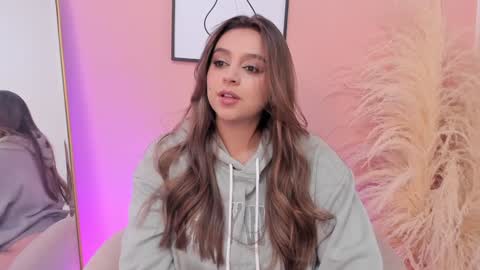 Erika Mendez online show from February 1, 2025, 4:03 am