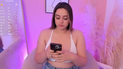 Erika Mendez online show from September 12, 2025, 7:47 pm