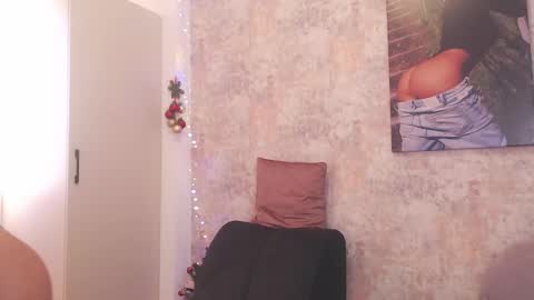 Snapshot of erikabeee1 chatting on January 8, 2025, 7:13 am Erikabeee online show from January 8, 2025, 7:13 am