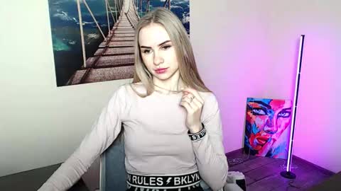 Erika online show from April 30, 2026, 11:49 am