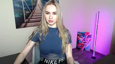 Snapshot of erikagavin chatting on May 29, 2026, 11:52 am Erika online show from May 29, 2026, 11:52 am