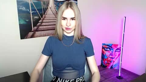Snapshot of erikagavin chatting on June 5, 2026, 11:49 am Erika online show from June 5, 2026, 11:49 am