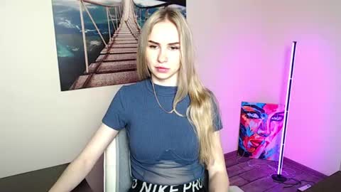 Snapshot of erikagavin chatting on June 12, 2026, 11:53 am Erika online show from June 12, 2026, 11:53 am