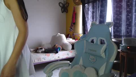 Snapshot of erina_1 chatting on February 7, 2025, 5:18 pm erina_1 online show from February 7, 2025, 5:18 pm