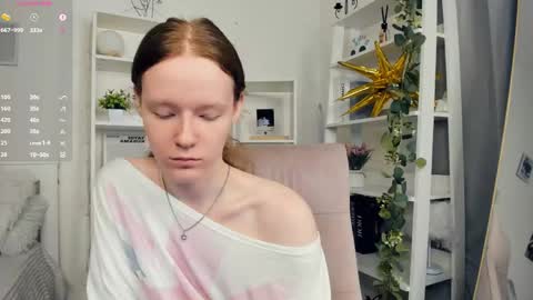 Snapshot of erline_may chatting on June 3, 2026, 8:39 am Sofia online show from June 3, 2026, 8:39 am
