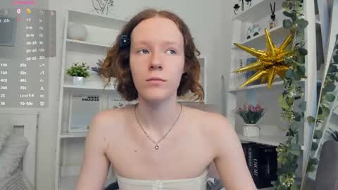 Snapshot of erline_may chatting on June 18, 2026, 9:25 am Sofia online show from June 18, 2026, 9:25 am