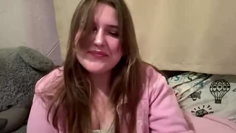 Snapshot of erlinehaspel chatting on July 3, 2026, 8:15 pm Aya online show from July 3, 2026, 8:15 pm