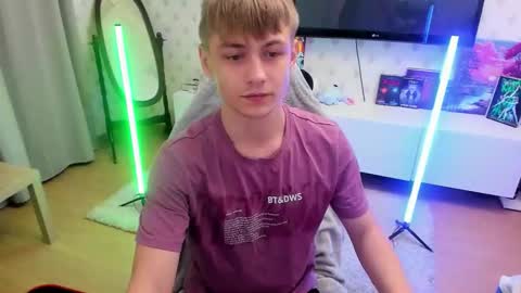 Snapshot of ermak_reborn chatting on September 19, 2025, 12:45 am Max online show from September 19, 2025, 12:45 am