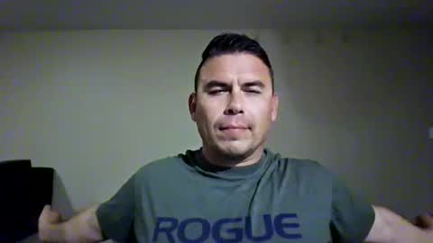 Snapshot of erock42 chatting on September 9, 2025, 12:54 am erock42 online show from September 9, 2025, 12:54 am