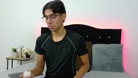 Eros Lux1 online show from June 16, 2026, 12:52 pm
