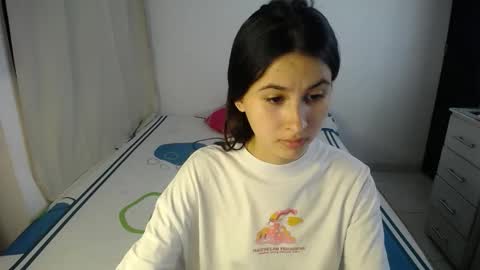 Snapshot of erosgirls_ chatting on October 4, 2025, 11:47 pm erosgirls_ online show from October 4, 2025, 11:47 pm
