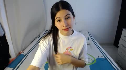 Snapshot of erosgirls_ chatting on November 10, 2025, 2:21 am erosgirls_ online show from November 10, 2025, 2:21 am