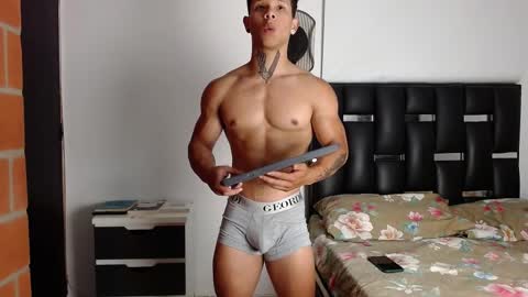 Snapshot of erosscott chatting on March 3, 2025, 1:10 am Eros online show from March 3, 2025, 1:10 am