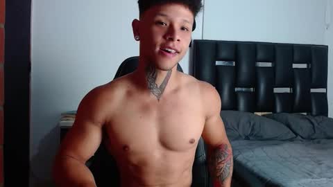 Snapshot of erosscott chatting on October 17, 2025, 5:37 pm Eros online show from October 17, 2025, 5:37 pm