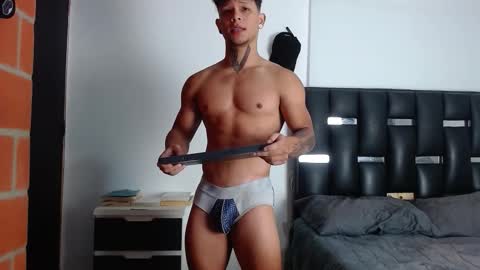 Snapshot of erosscott chatting on October 23, 2025, 3:33 pm Eros online show from October 23, 2025, 3:33 pm