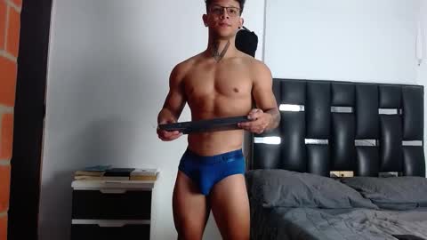 Snapshot of erosscott chatting on November 6, 2025, 4:30 pm Eros online show from November 6, 2025, 4:30 pm