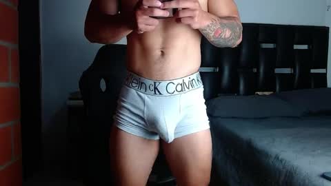 Snapshot of erosscott chatting on May 4, 2026, 4:25 pm Eros online show from May 4, 2026, 4:25 pm