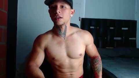 Snapshot of erosscott chatting on May 15, 2026, 5:42 pm Eros online show from May 15, 2026, 5:42 pm