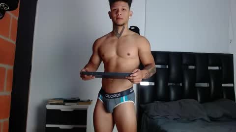 Snapshot of erosscott chatting on May 26, 2026, 5:09 pm Eros online show from May 26, 2026, 5:09 pm