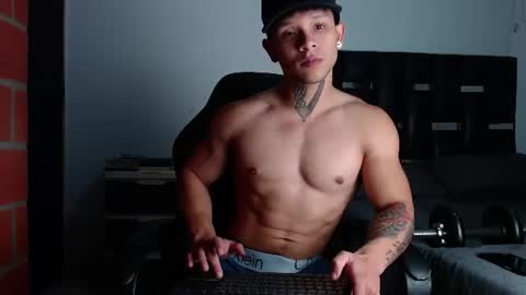 Snapshot of erosscott chatting on June 10, 2026, 2:23 am Eros online show from June 10, 2026, 2:23 am