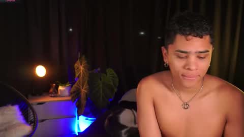 Snapshot of eroswild_ chatting on November 22, 2025, 4:00 am Eros Wild online show from November 22, 2025, 4:00 am