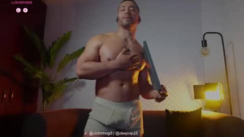 eroswolf online show from May 18, 2026, 11:32 pm