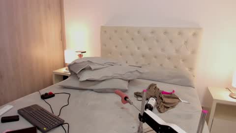 Snapshot of erotic_boobs chatting on December 28, 2024, 4:51 am Karen online show from December 28, 2024, 4:51 am